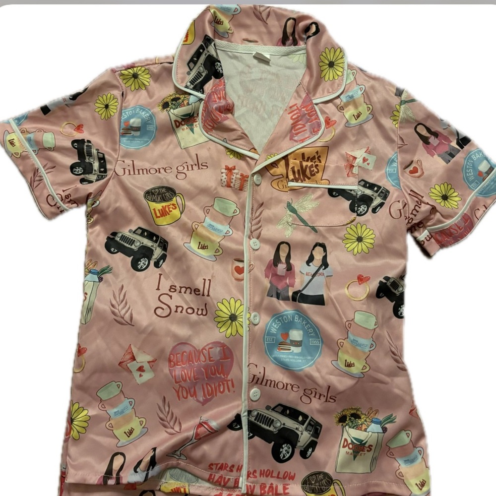 New ~ Never Worn ~ Gilmore Girls Pajamas Set, Size Medium